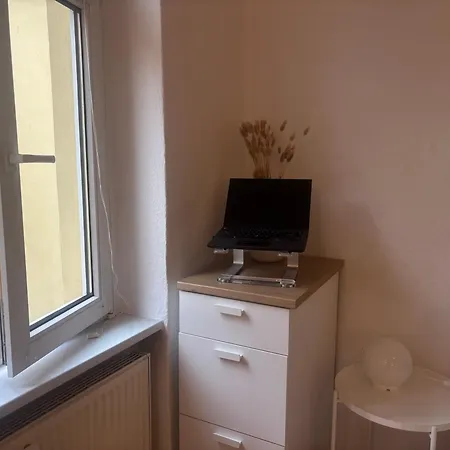 Charming Flat In Creative East 베를린